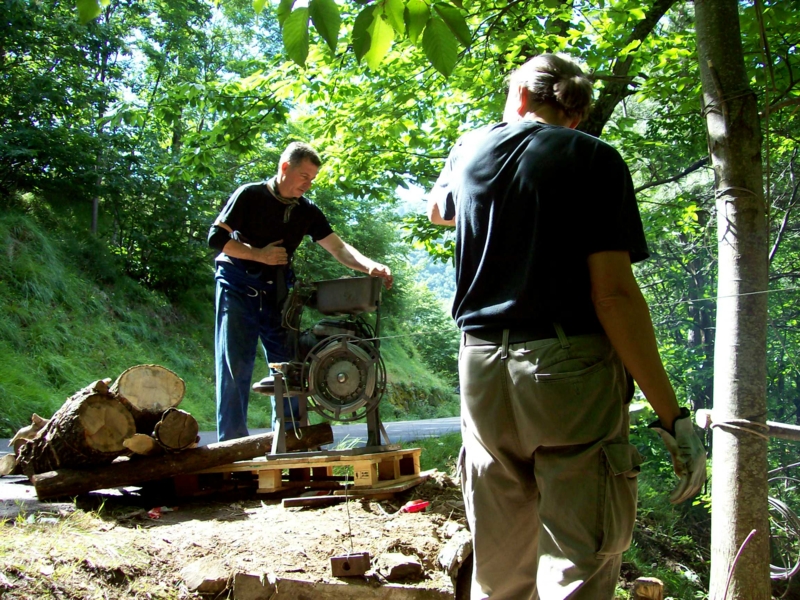  Image name: Persone080.JPG 
 width: 800 pixel 
 height: 600 pixel 
 Size: 545648 bytes 
 Click to enlarge 